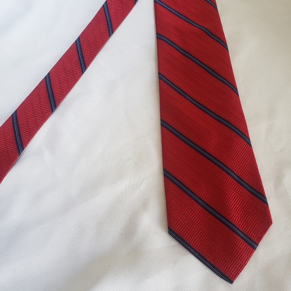 Cremieux Red and Blue Striped Silk Tie - Picture 7 of 8